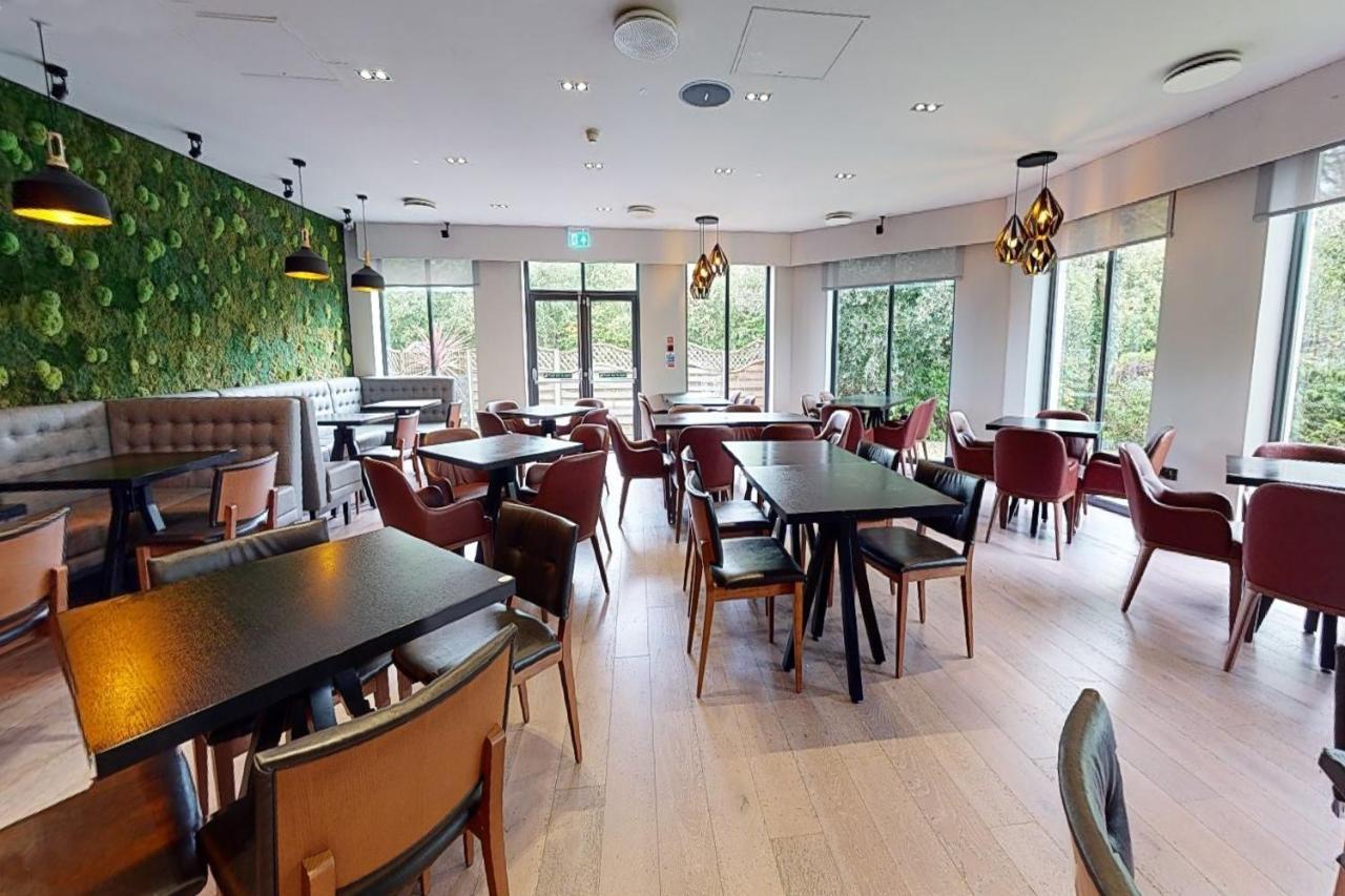 Village Hotel Chester St David'S Ewloe المظهر الخارجي الصورة