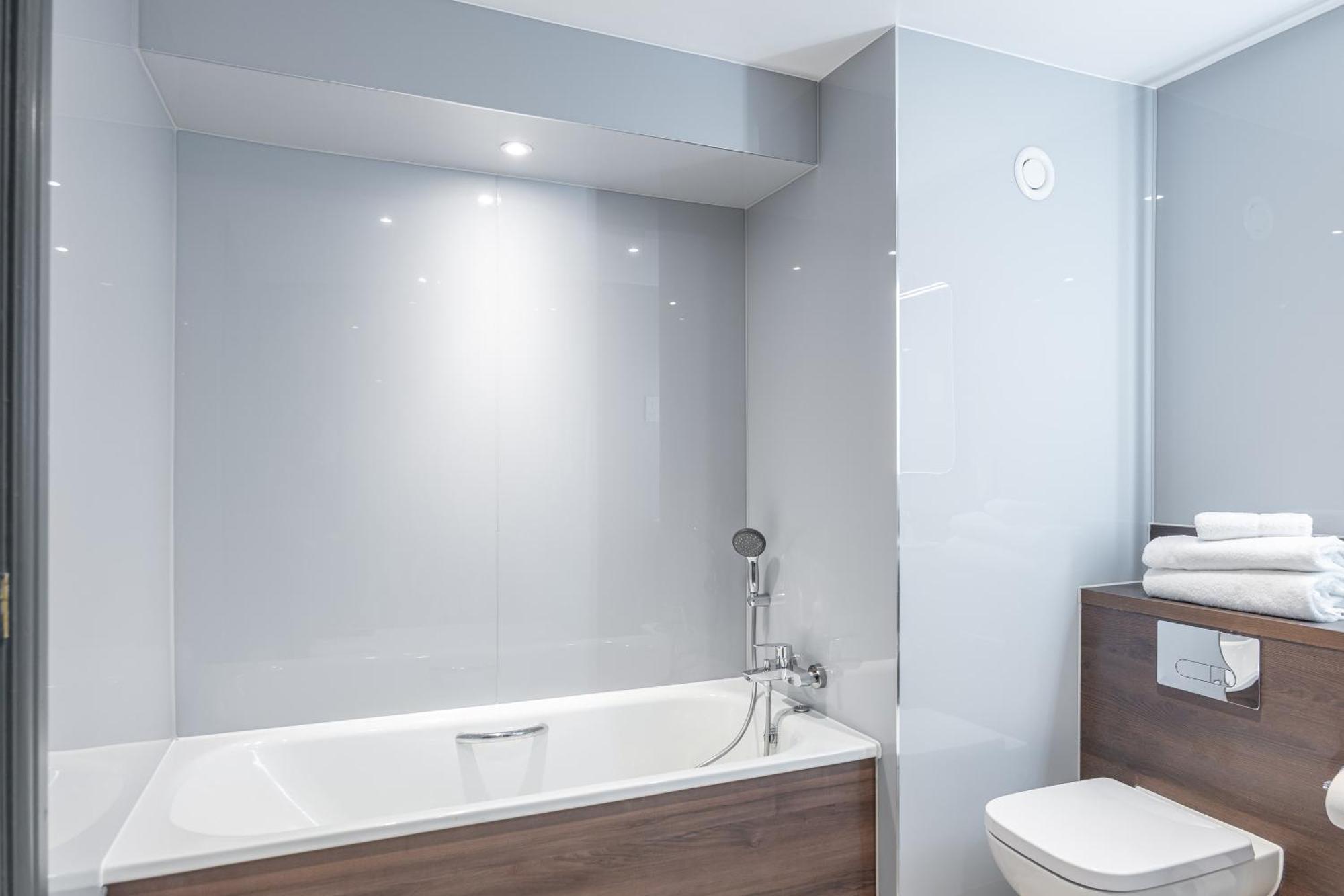 Village Hotel Chester St David'S Ewloe المظهر الخارجي الصورة